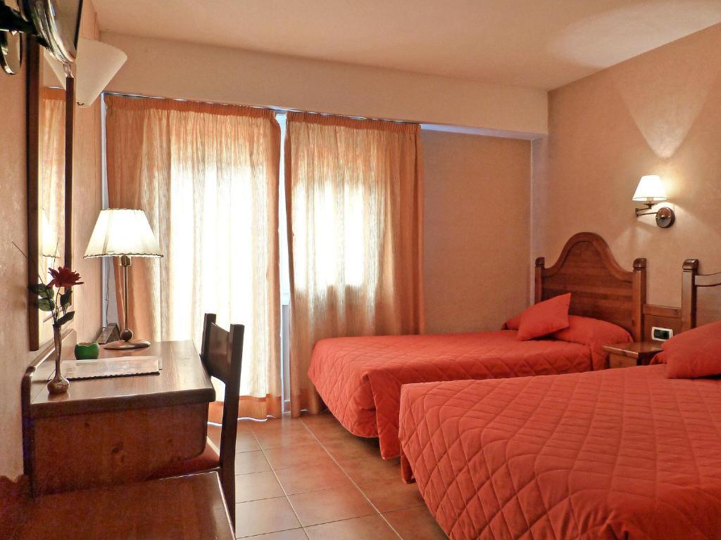 Hotel Bellpi Andorra la Vella Room photo
