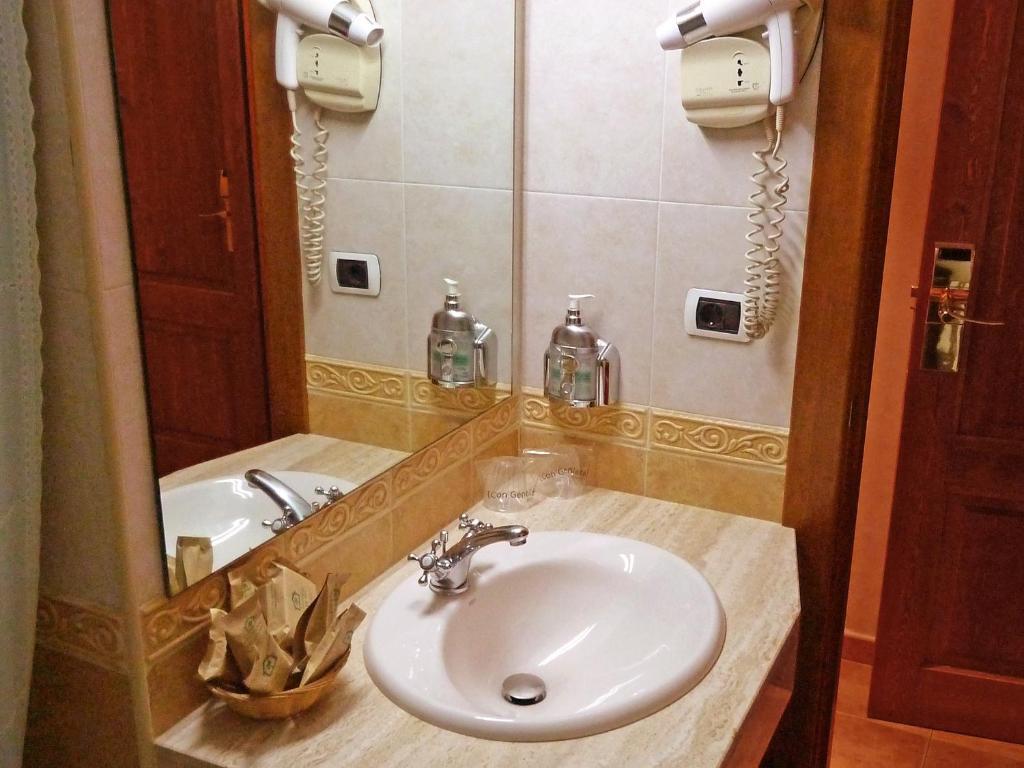 Hotel Bellpi Andorra la Vella Room photo